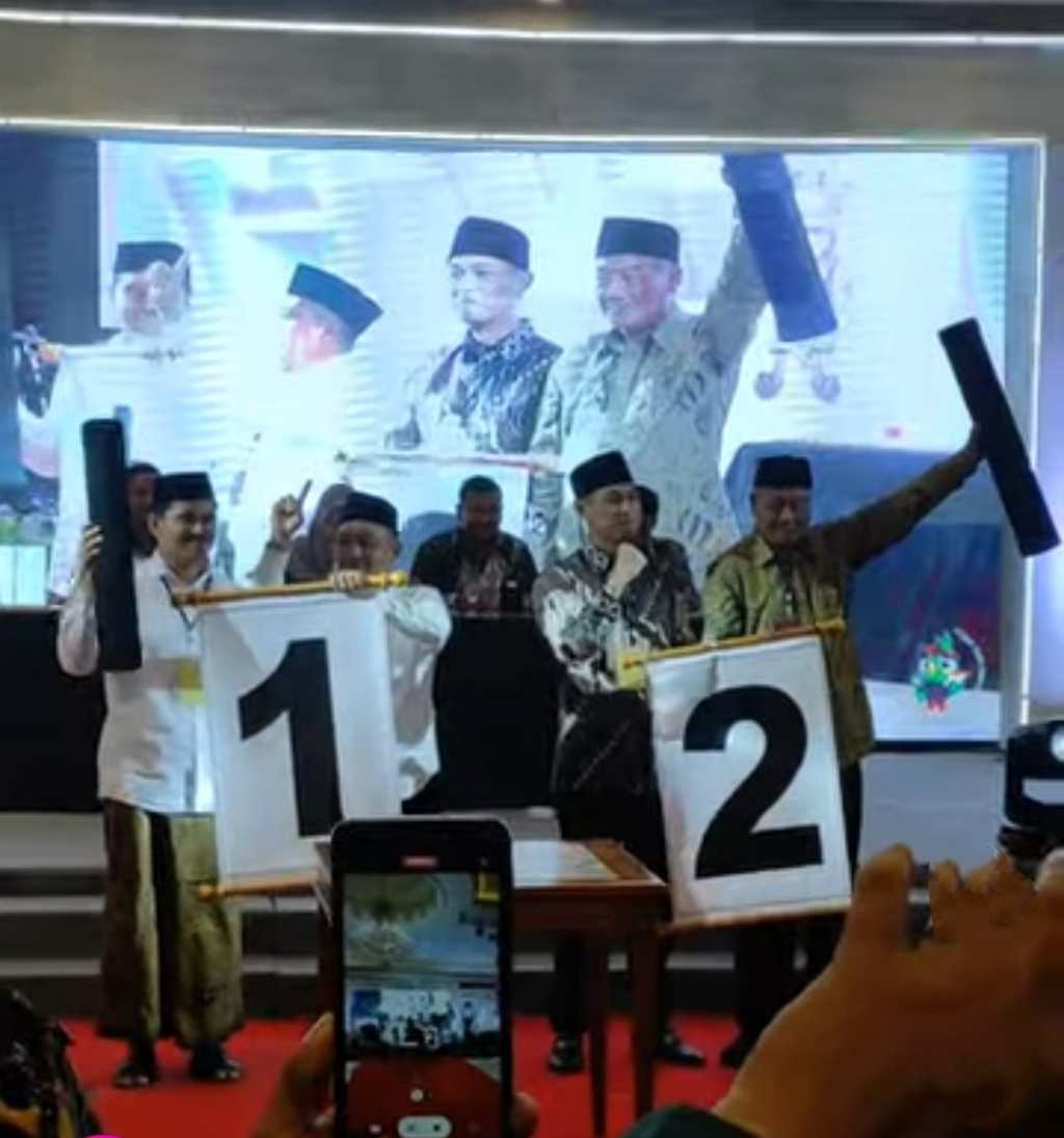 KPU Tuban Undi Nomor Urut Paslon : Riyadi-Wafi Nomor 1, Lindra-Joko Nomor 2